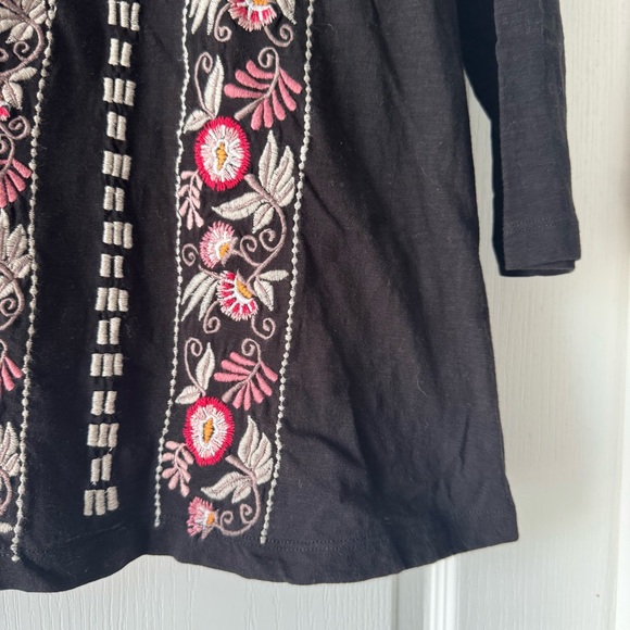 Caite Embroidered Black Cotton Tunic Top
Size Small - Picture 5 of 8